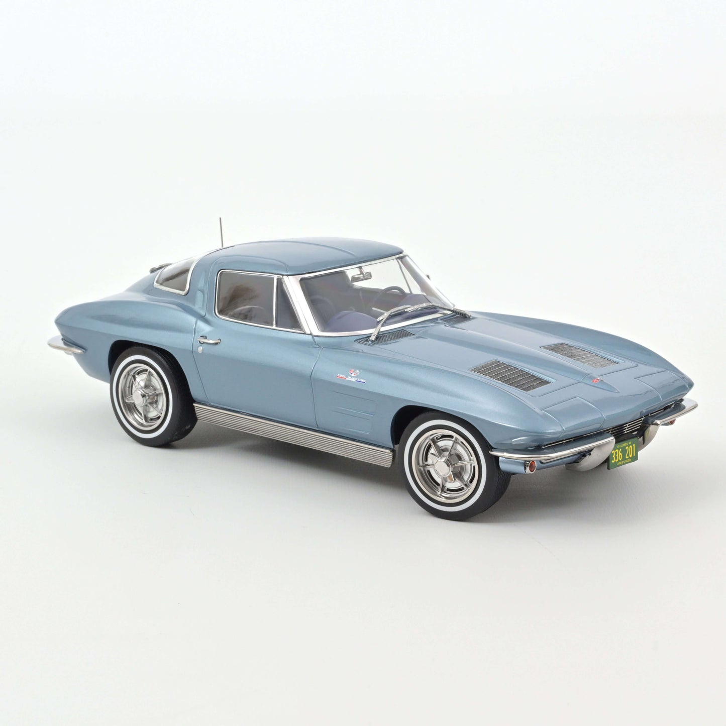 Chevrolet Corvette Sting Ray 1963 Bleu clair métallisé 1/18 Norev